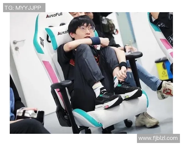 深入分析FPX在王者荣耀比赛中的盯防策略与战术执行实时新闻